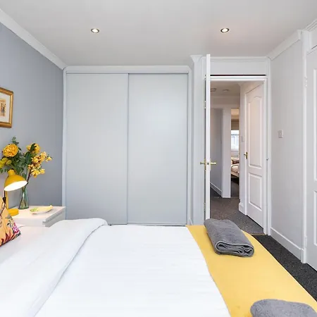 Lovely 3-Bedroom Flat With Free Parking Bridge of Allan Exterior photo