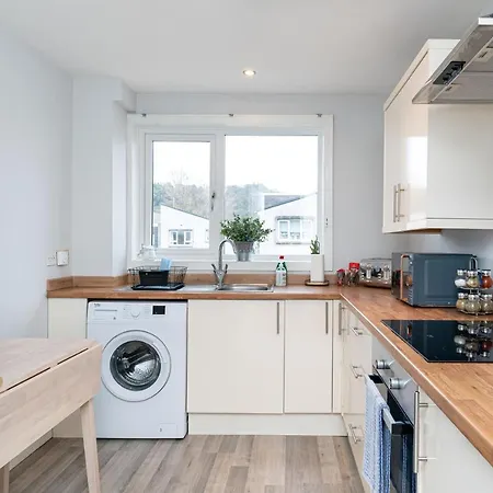 Lovely 3-Bedroom Flat With Free Parking Bridge of Allan Exterior photo
