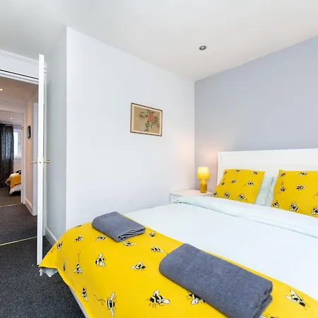 Lovely 3-Bedroom Flat With Free Parking Bridge of Allan Exterior photo