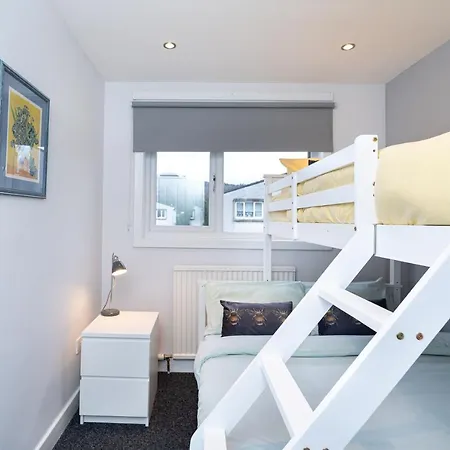 Lovely 3-Bedroom Flat With Free Parking Bridge of Allan Exterior photo