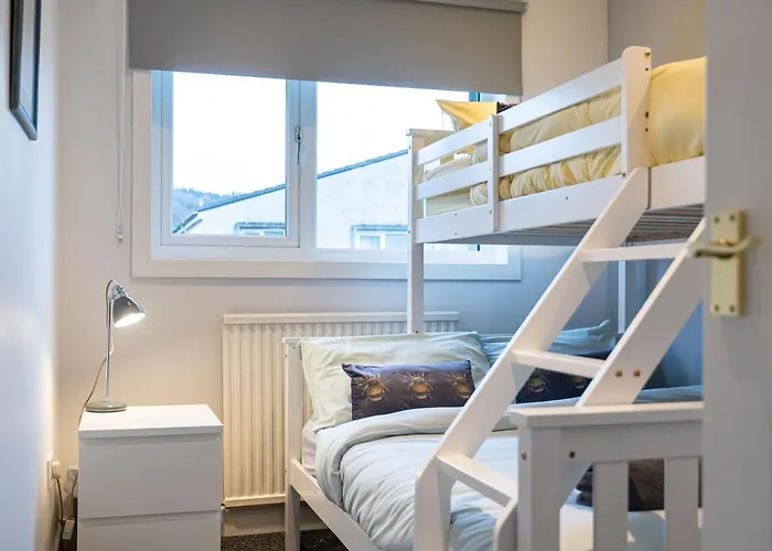 Lovely 3-Bedroom Flat With Free Parking
