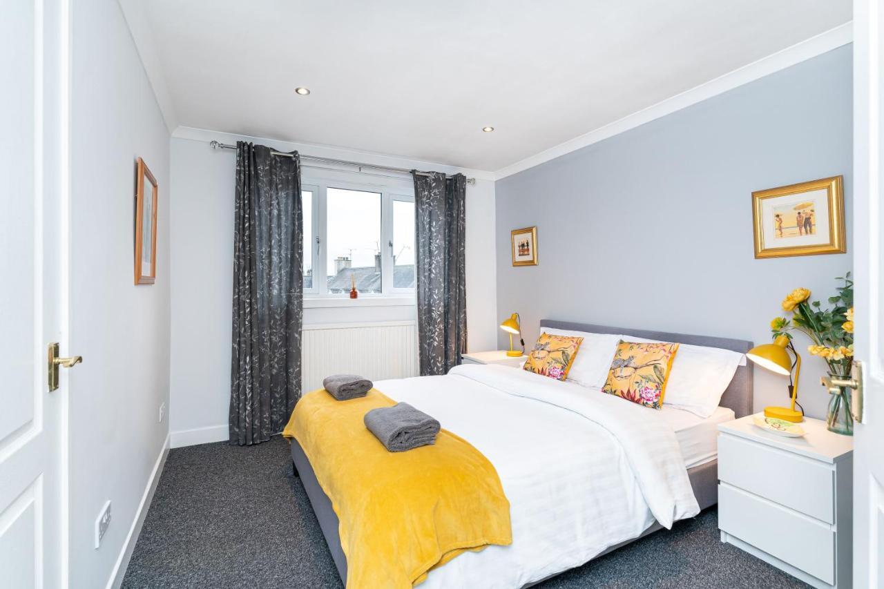 Apartment Lovely 3-bedroom Flat With Free Parking *