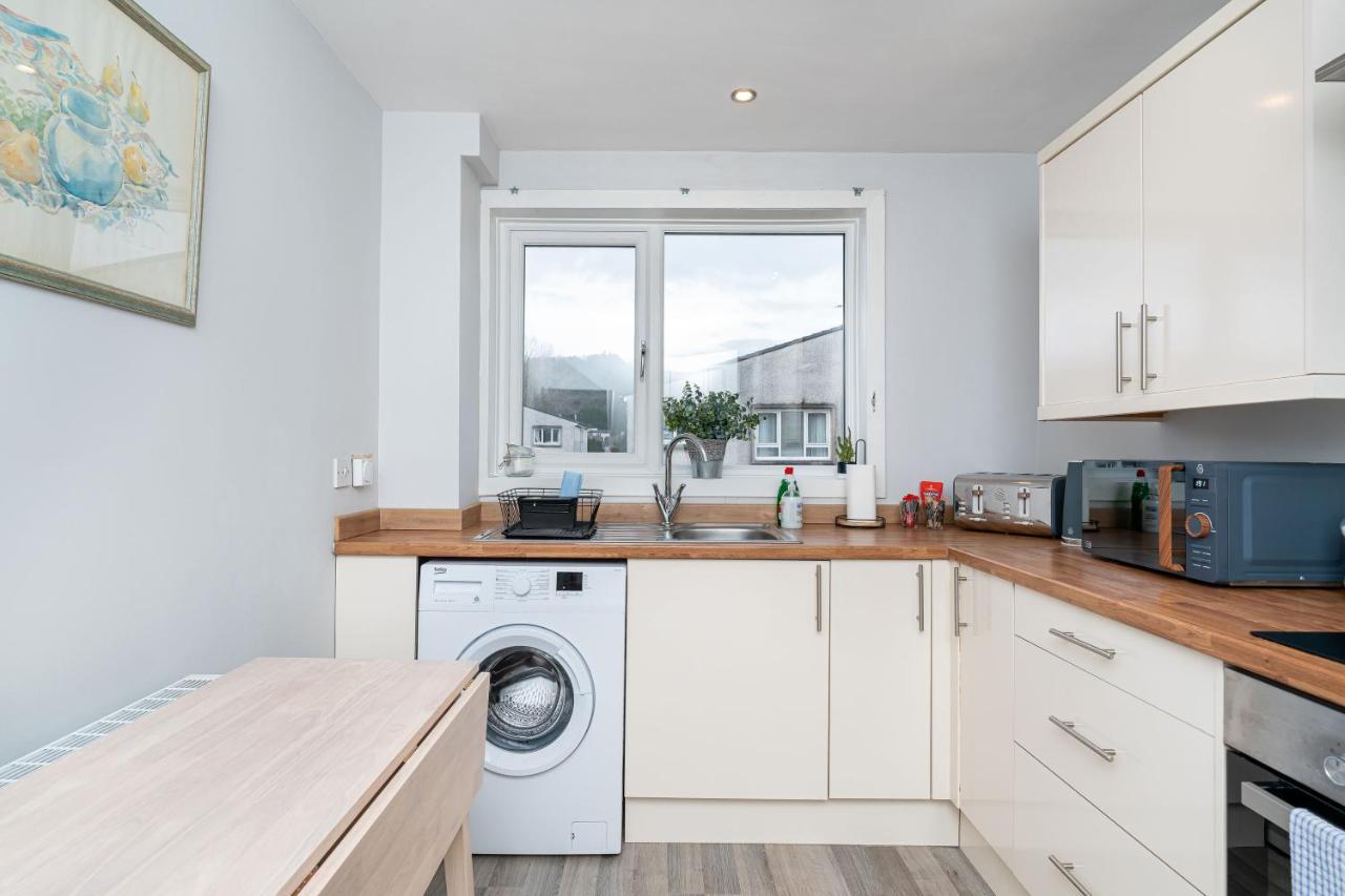 Lovely 3-bedroom Flat With Free Parking Bridge of Allan