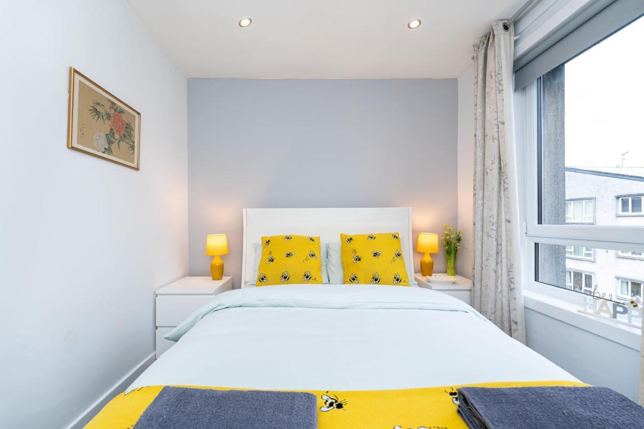 Apartment Lovely 3-bedroom Flat With Free Parking *