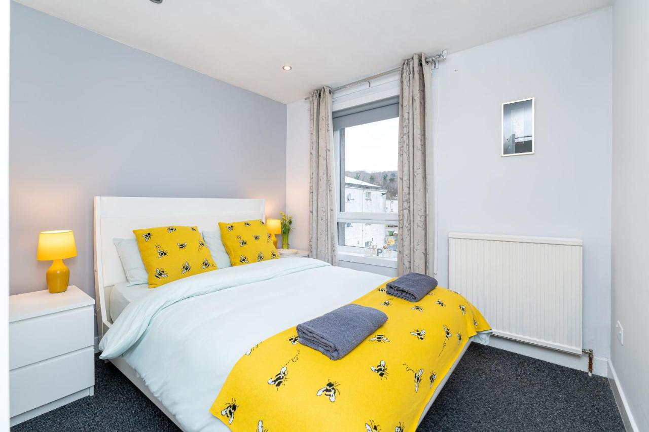 Apartment Lovely 3-bedroom Flat With Free Parking