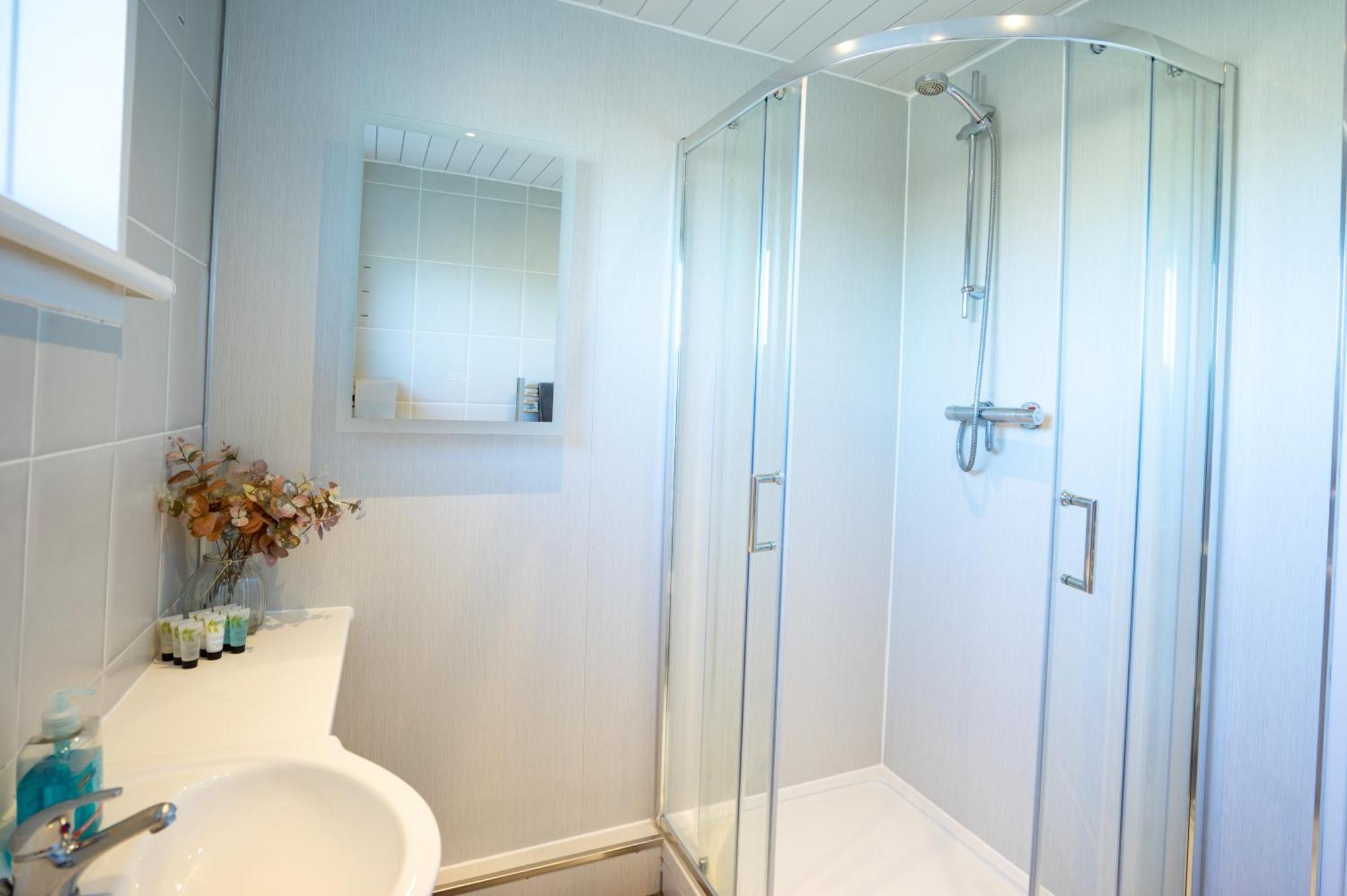 Lovely 3-bedroom Flat With Free Parking Bridge of Allan